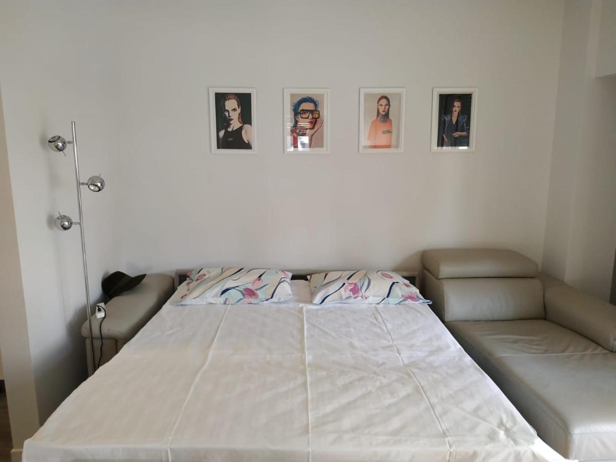 Fully Renovated, Family-Friendly Apartment, Next To A Huge Green Park, In Athens Center Eksteriør billede