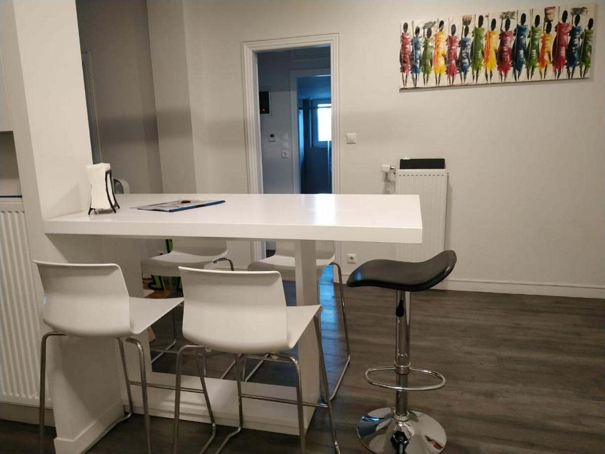 Fully Renovated, Family-Friendly Apartment, Next To A Huge Green Park, In Athens Center Eksteriør billede